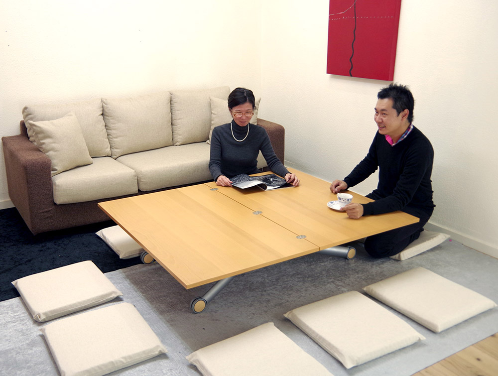 昇降や広げるのは重くないし簡単と人気のリフティングテーブル