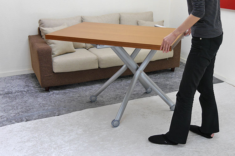 高さも広さも変えれるリフティングテーブル