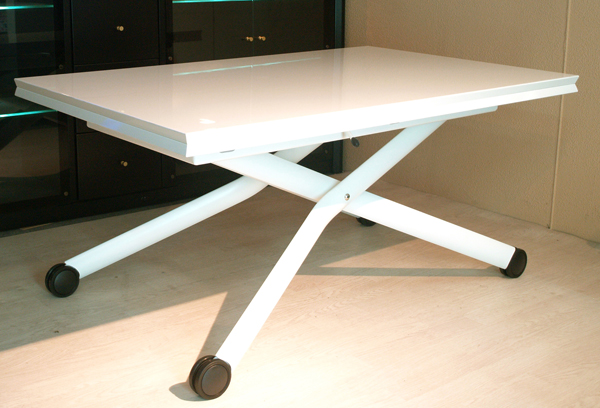 機能とスタイリッシュさが人気のリフティングテーブル