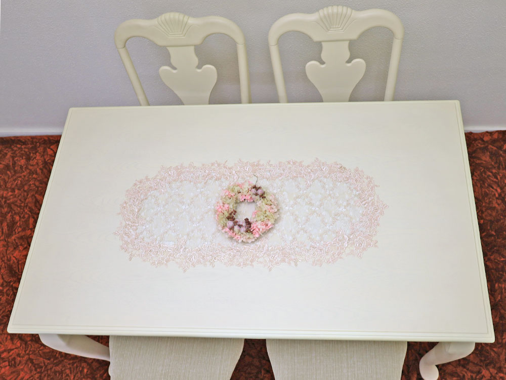 アイボリーが優しいダイニングセット