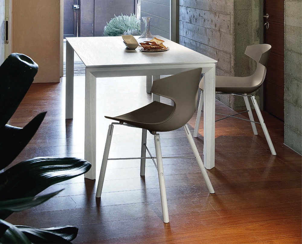 イタリア製伸長式テーブル