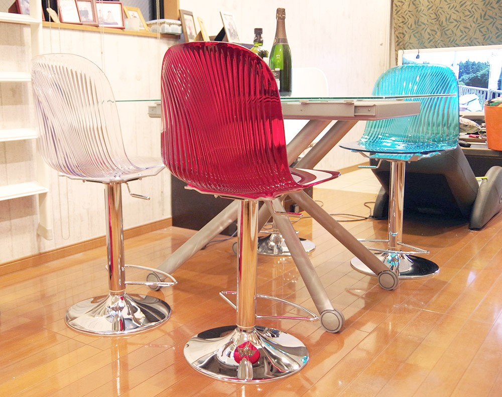 カラフルなイタリア製デザイナーズチェア