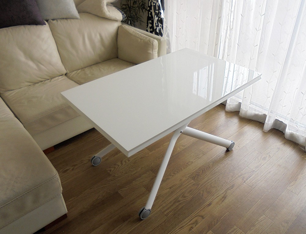 便利な伸長式昇降テーブル