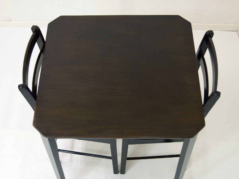 正方形のダイニングテーブル